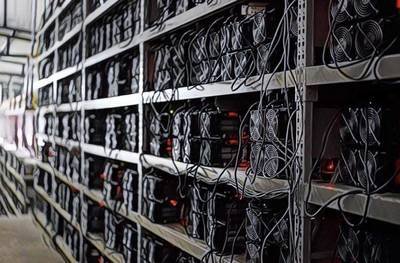 A mining farm utilizes advanced cooling technology to maintain optimal machine performance.